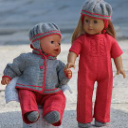 DollKnittingPatterns - 0118D VANJA -Anzug, Jacke, Haarband, Socken und Mütze für American Doll, Mütze für Baby Born (Deutsch) - Digital Download