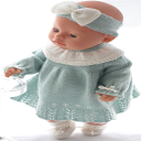 DollKnittingPatterns 0239D Iva Elin - Jurk, broek, haarband en sokken-(Nederlands) - Digital Download